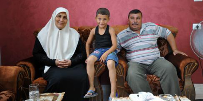 La familia Zaza, la primera de Gaza en ver su casa reconstruida