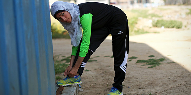 Inas, de 15 años y de Gaza, desafía los estereotipos corriendo maratones