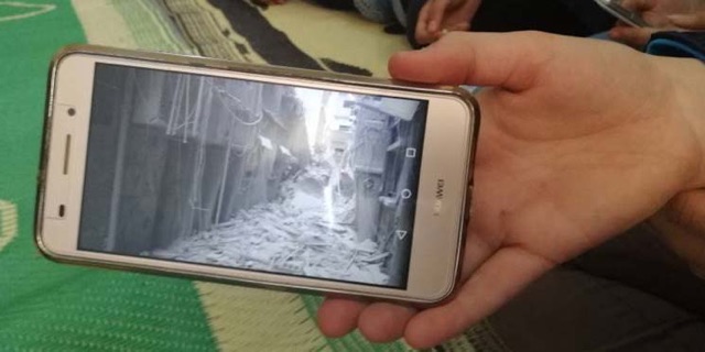 Estudiantes de UNRWA desafían al ISIS con sus móviles