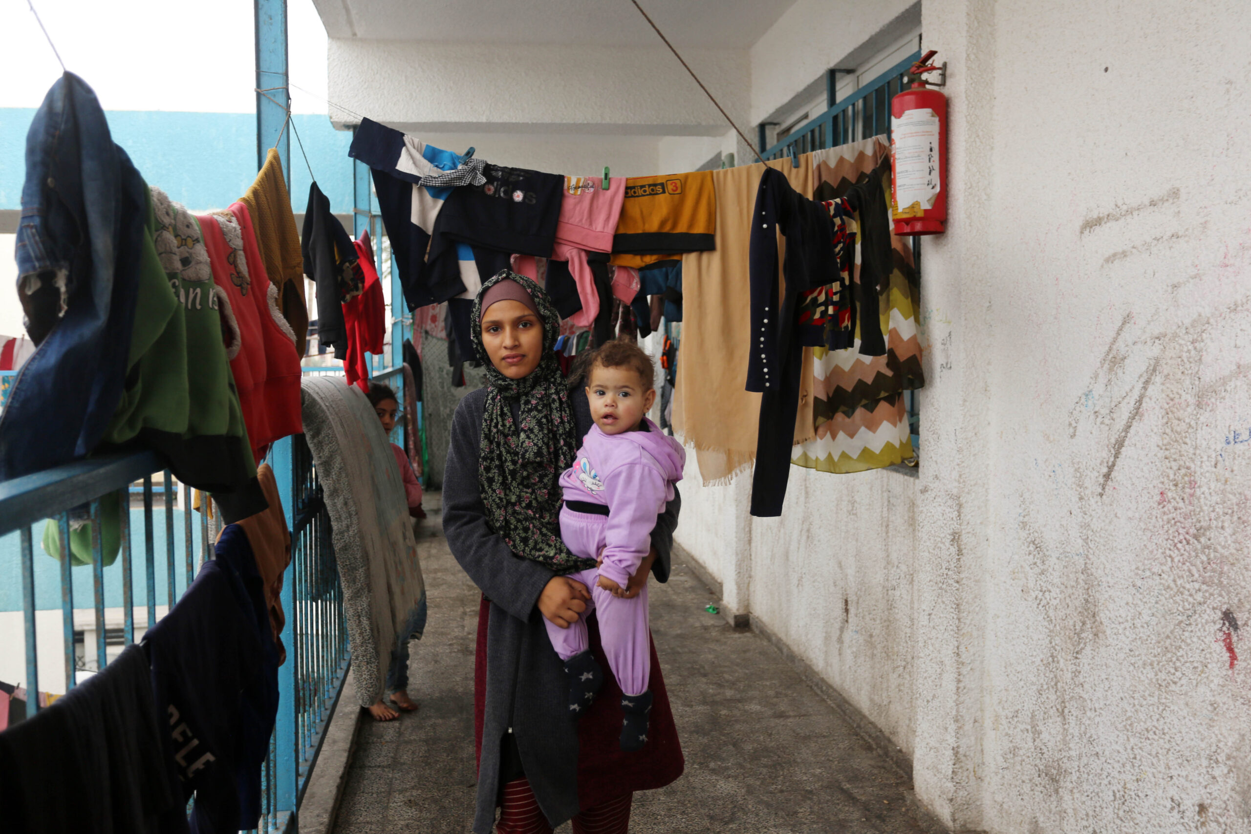 Cómo afecta la escasez de productos de higiene a las mujeres y adolescentes en Gaza  