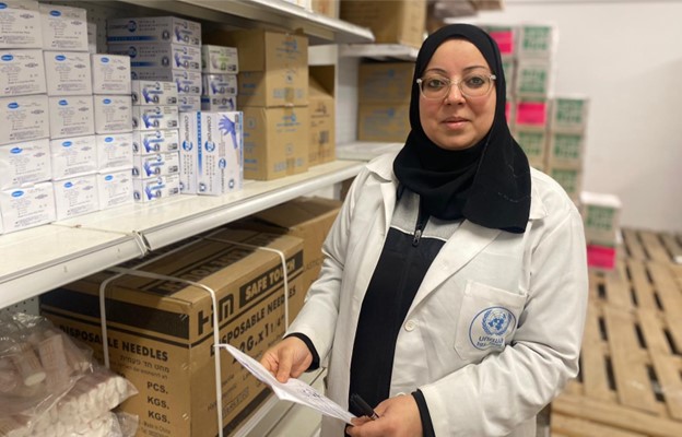 Cuando el compromiso supera al miedo en Gaza: “Como supervisora de farmacia, me enfrento a desafíos diarios” 