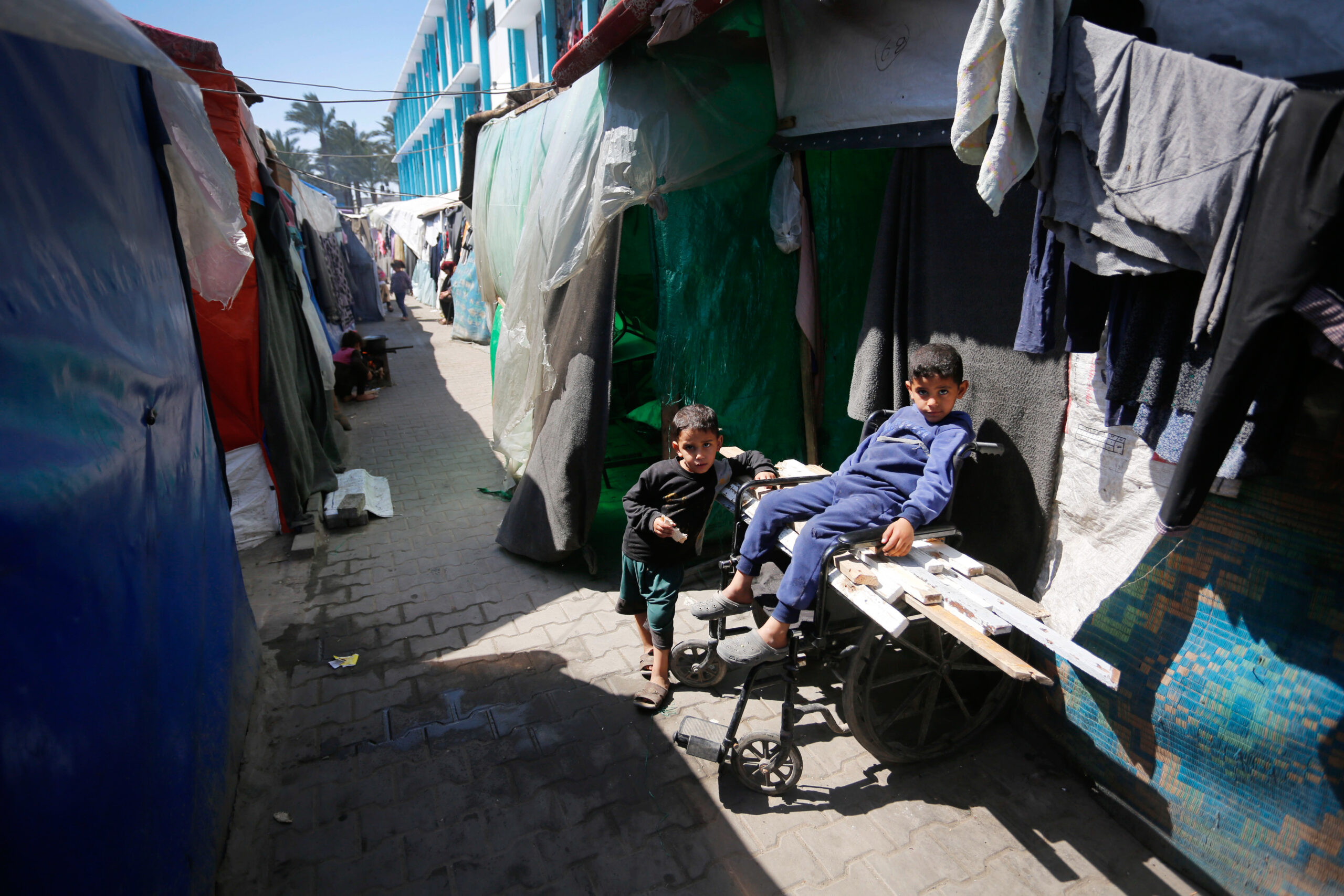 Niños desplazados en Gaza